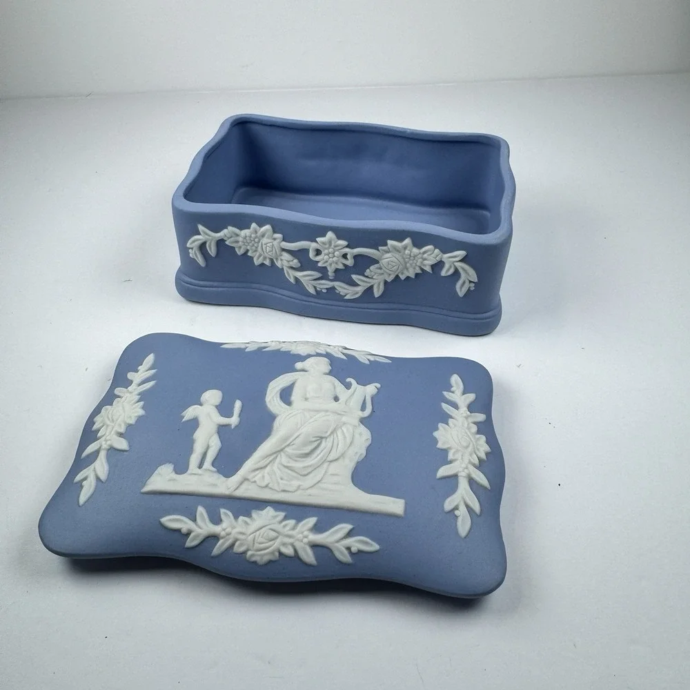 Jasperware Japan Lidded Jewelry Trinket Box Blue 5.5in Woman‎ Cherub Vanity